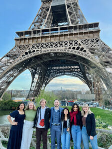 Psychology students next to Effel Tower.